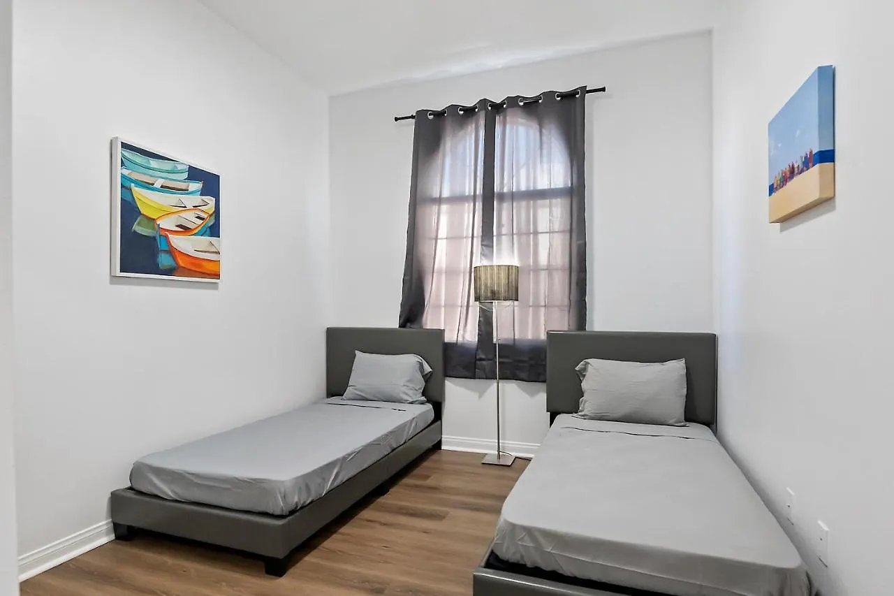 Large 4Bed 3Bath Near Universal Studio Burbank Airport Hollywood In Los Angeles Apartment