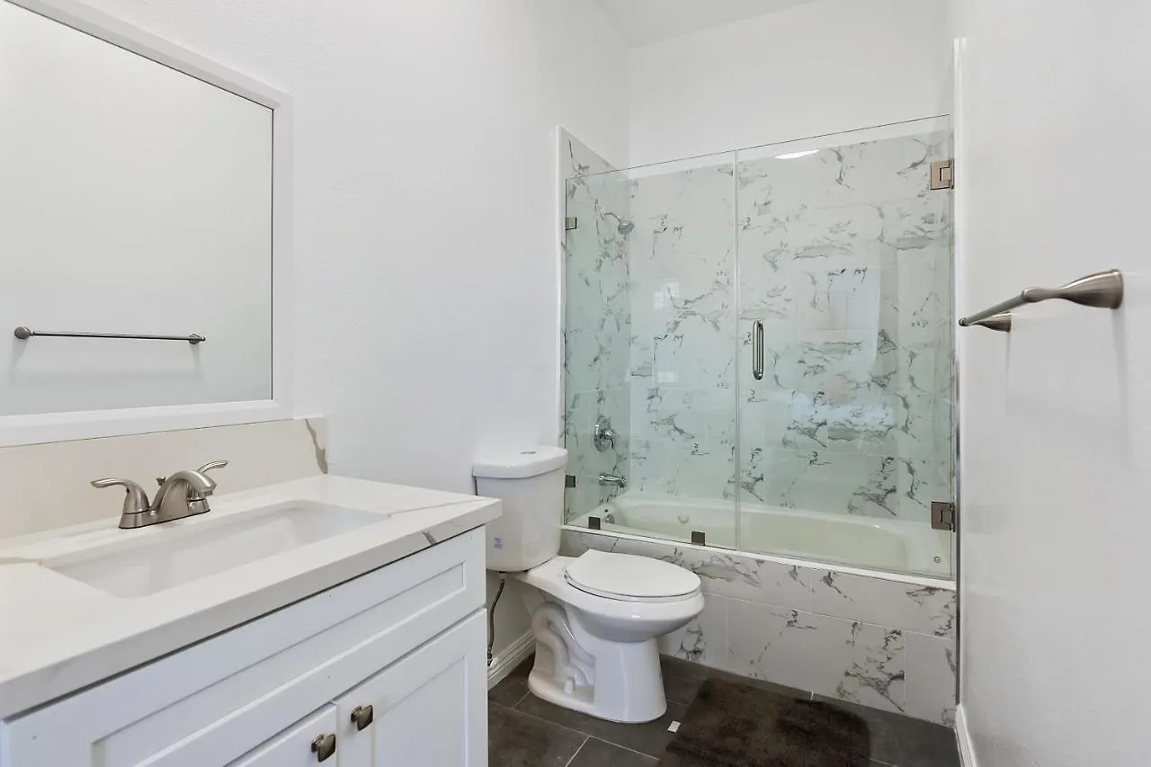 Large 4Bed 3Bath Near Universal Studio Burbank Airport Hollywood In Los Angeles Apartment
